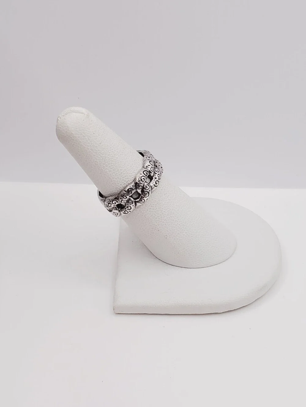 925 Sterling Silver Swirl Link Design Band Ring - Loop Eternity Style